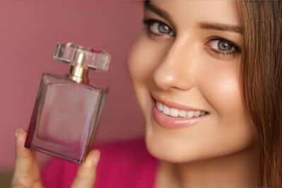 Top 11 de perfumes de mujer que arrasan en ventas y dejan huella