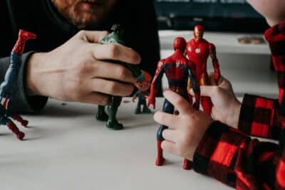 Figuras de acción de superhéroes: las más populares entre niños