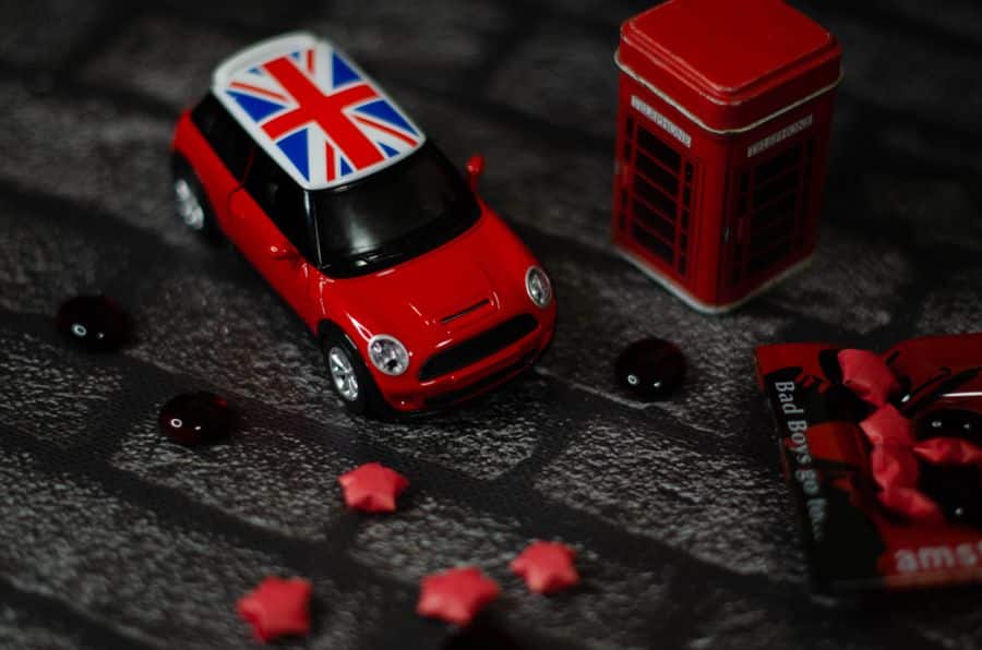 Mini Cooper a escala para colección