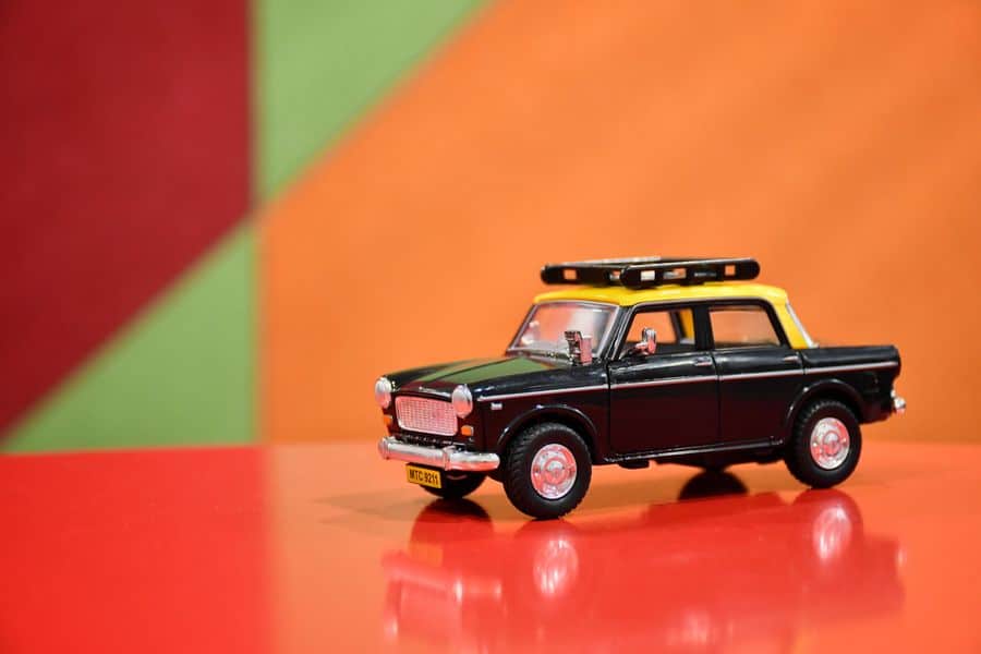 Miniatura taxi clásico indio colección