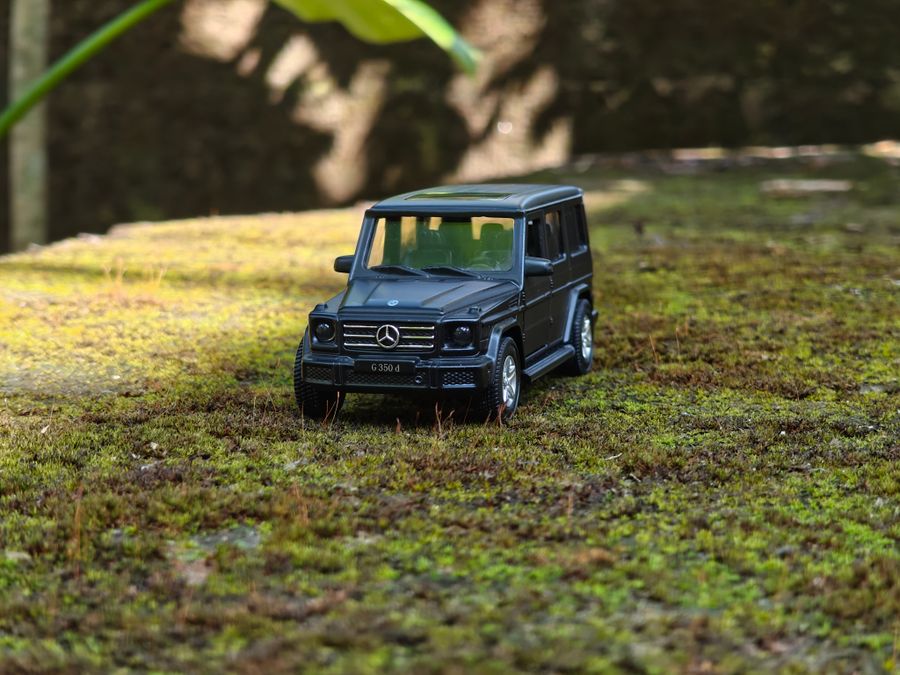 Modelo SUV escala 1:24